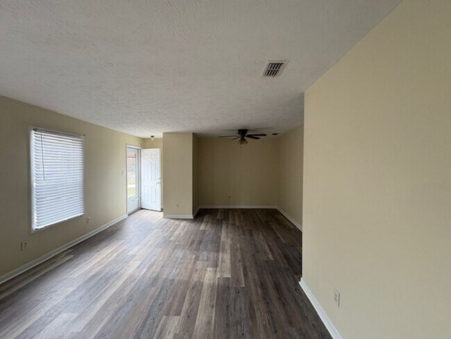 Building Photo - 3818 John Marshall Rd