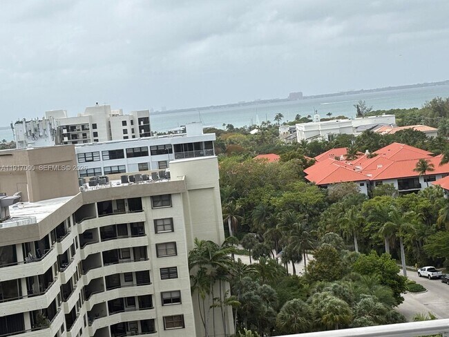 Building Photo - 199 Ocean Dr