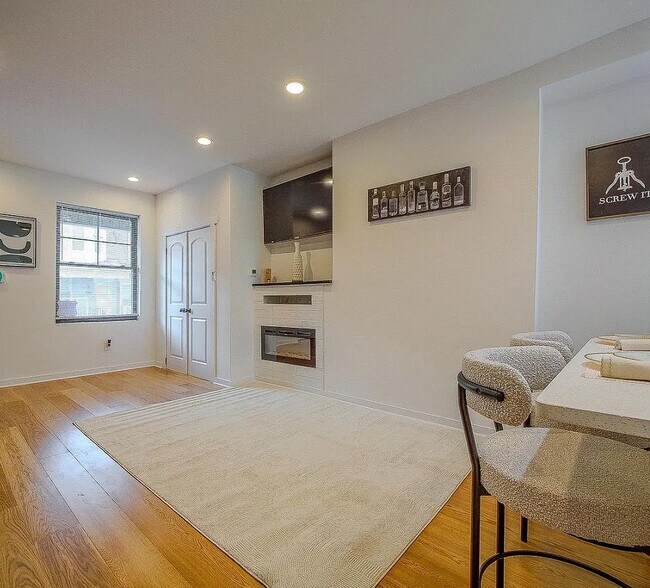 Foto del edificio - 913 S Yewdall St