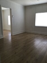 Building Photo - 170 Cherry St