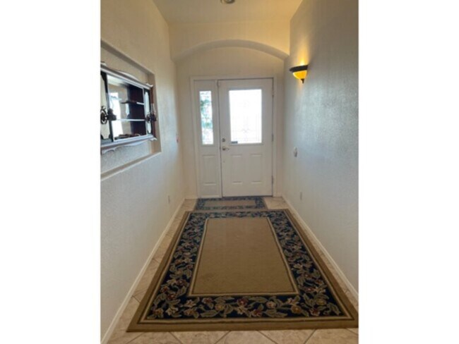 Foto del edificio - Fully Furnished Winter Rental