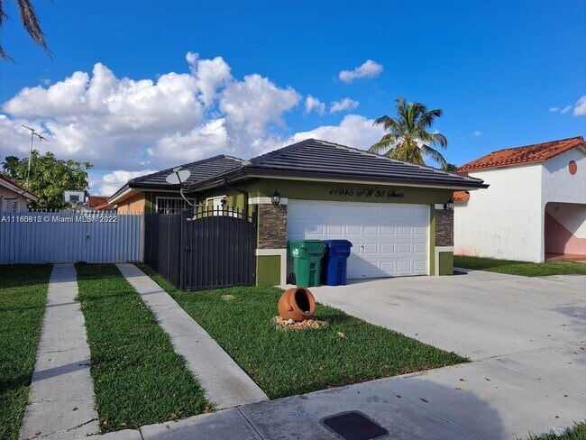 Foto del edificio - 14945 SW 38th St