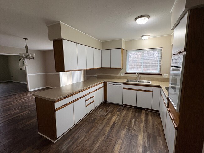 Foto del edificio - 8352 Galloway Dr