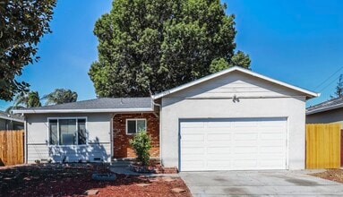 Building Photo - 1506 Crestview Dr