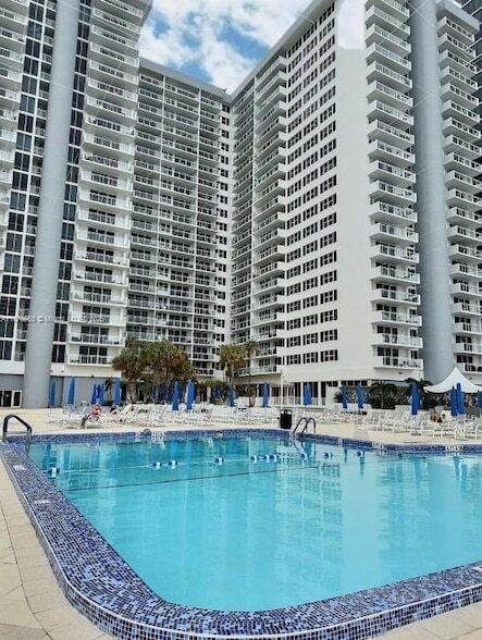 Foto del edificio - 2030 S Ocean Dr