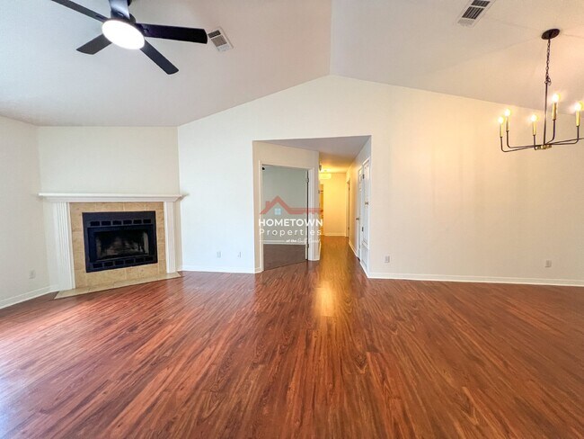 Foto del edificio - 3241 Braxton Cir