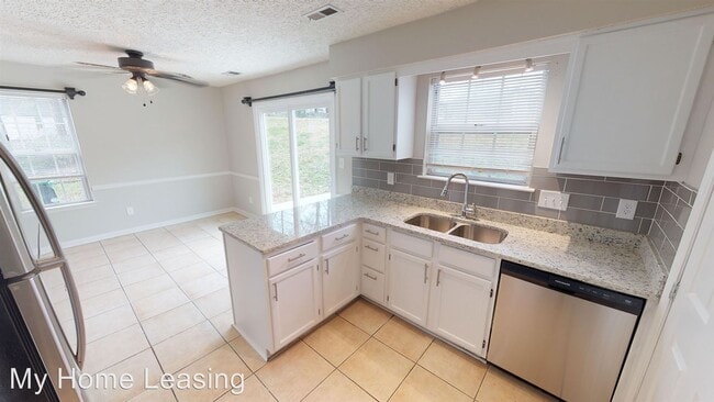 Foto del edificio - 4 br, 2 bath House - 6104 Sunbridge Ct.