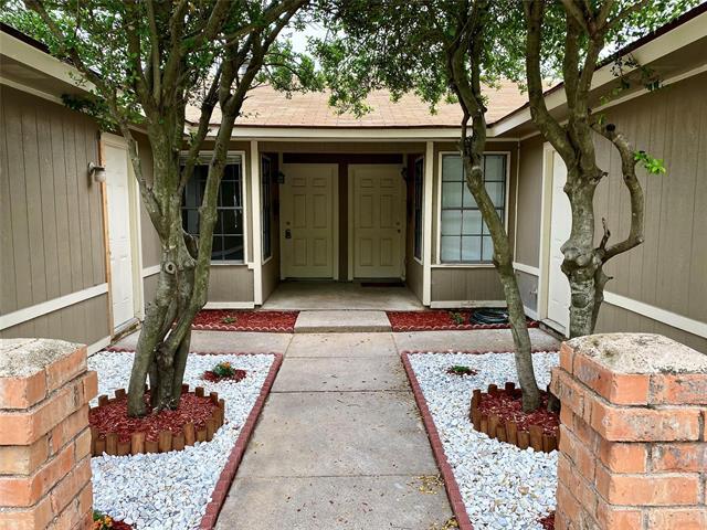 Primary Photo - 2104 Mistletoe Ave