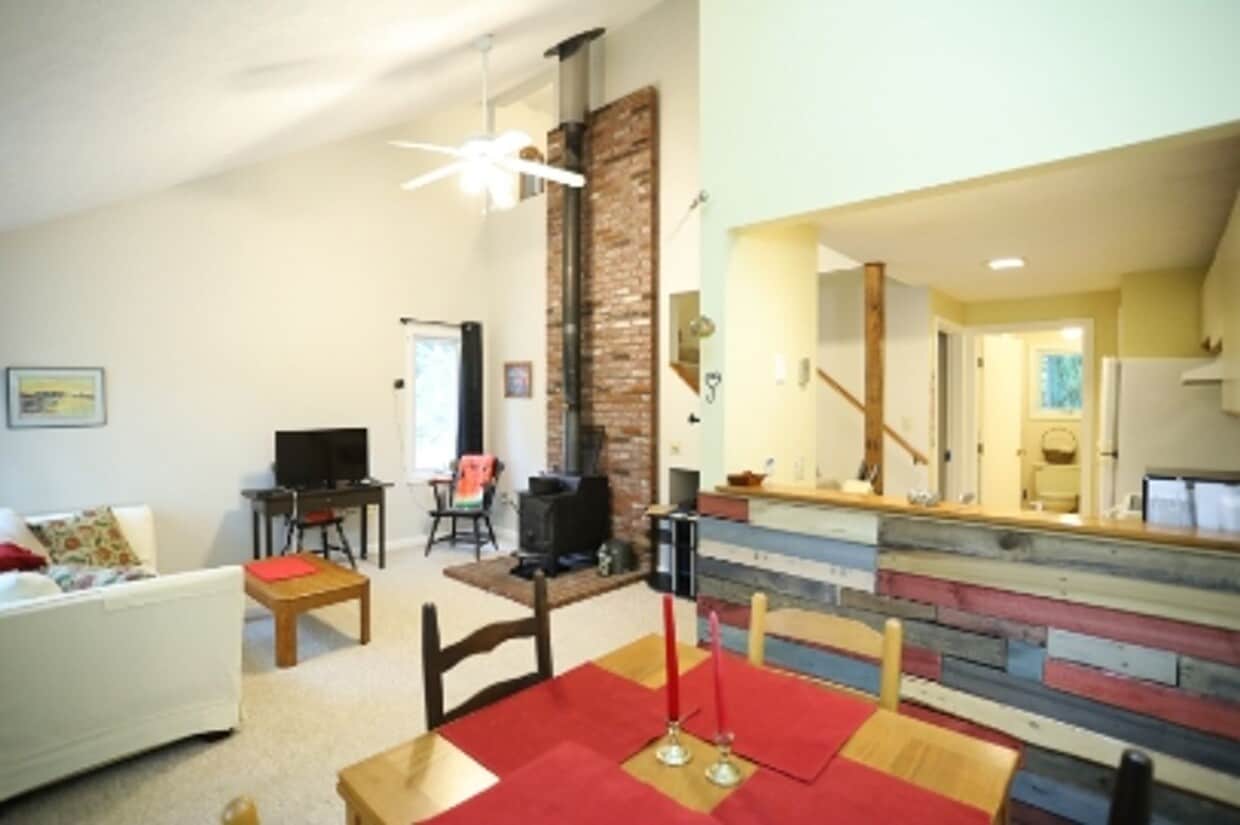 Primary Photo - Seasonal 6 month lease, $1950/mo 2 Bed fully furnished condo in Thornton!