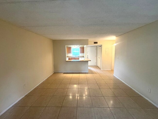 Building Photo - 2836 Somerset Park Dr
