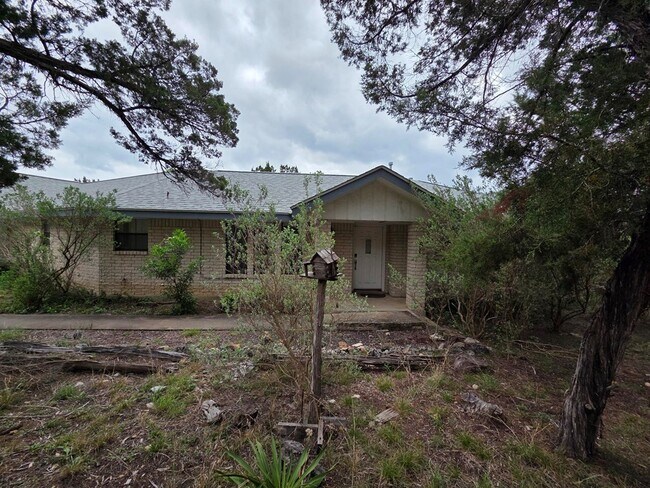 Foto del edificio - 335 Goat Creek Cutoff Rd W