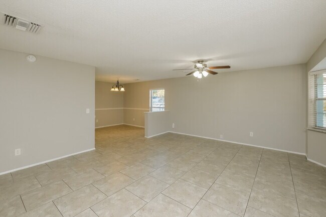 Foto del edificio - 7906 Woodvale Cir
