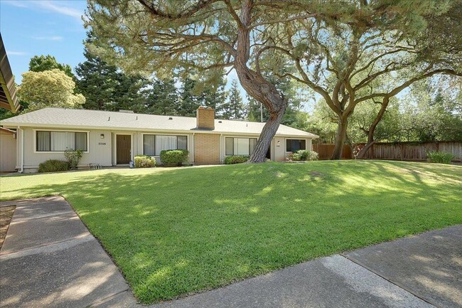 Building Photo - 5510-5510 Fair Oaks Blvd