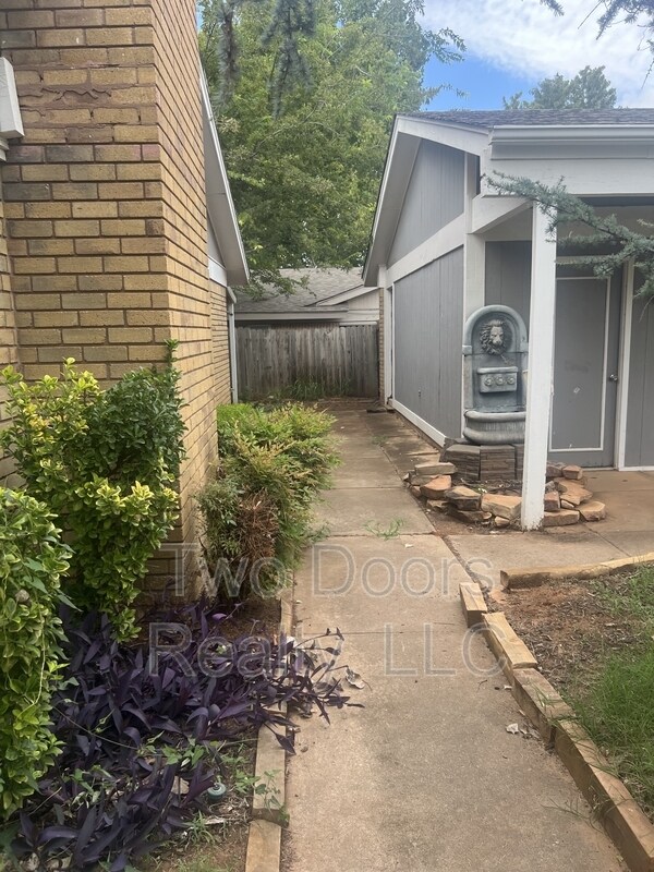 Building Photo - 12509 Clarence Ct