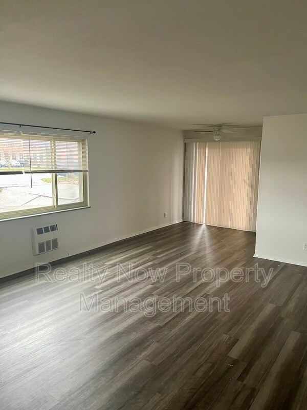 Foto del edificio - 20838 Detroit Rd