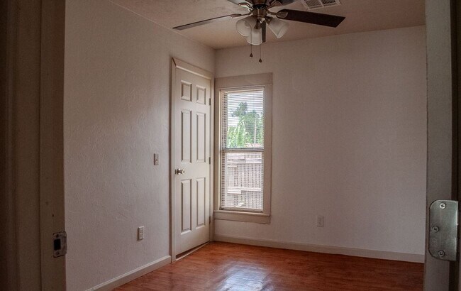 Foto del edificio - Must See 2-Bedroom Home!!