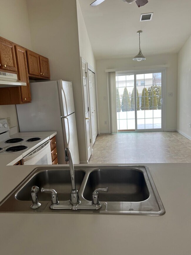 Foto del edificio - 34-37 Eastwick Lane