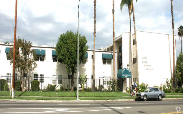 Building Photo - Reseda Homestyle Apartments