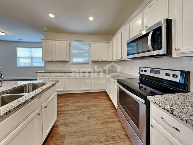Building Photo - 5262 Lake Maxwell Dr