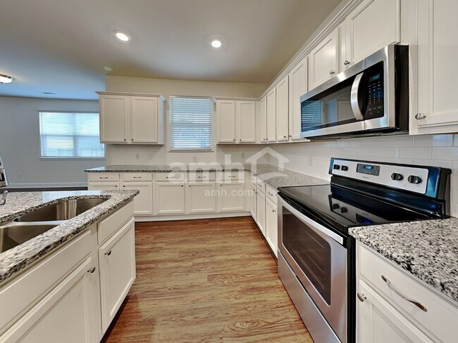 Foto del edificio - 5262 Lake Maxwell Dr