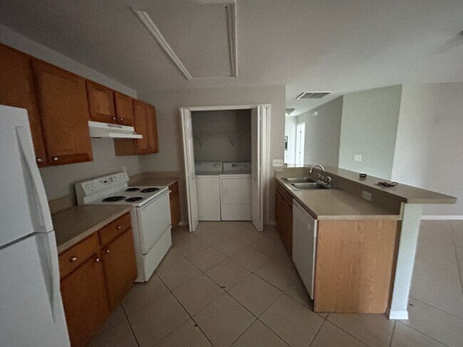 Foto del edificio - 4956-4958 24 St SW