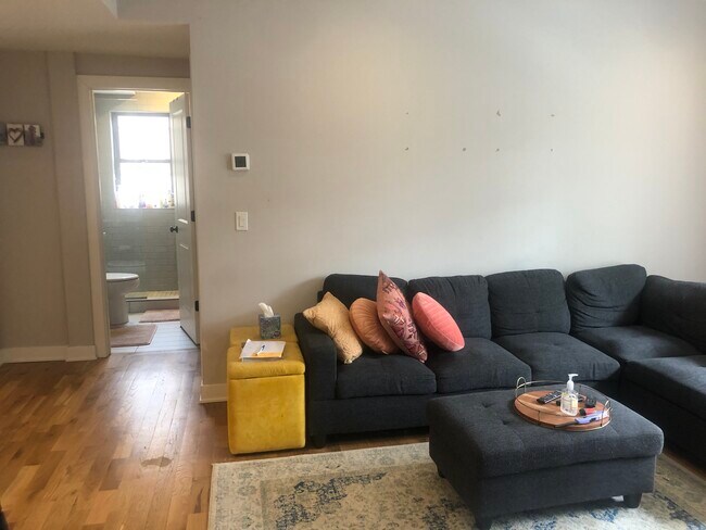 Foto del edificio - 928 W Oakdale Ave