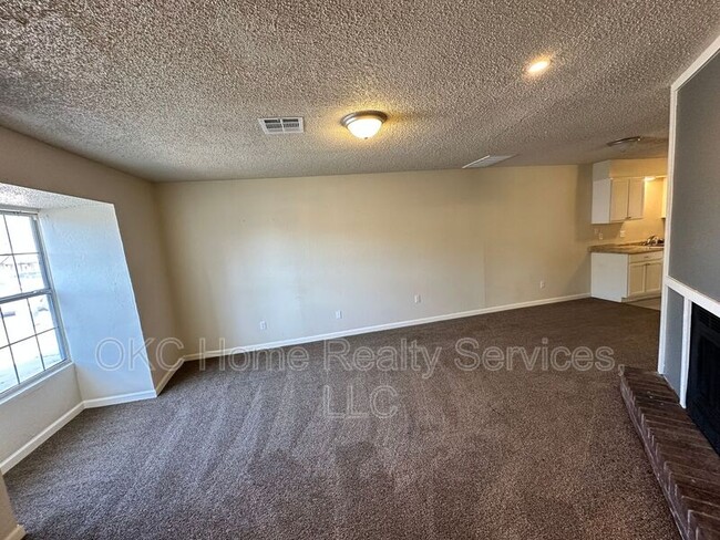 Building Photo - 6225 SE 46th St