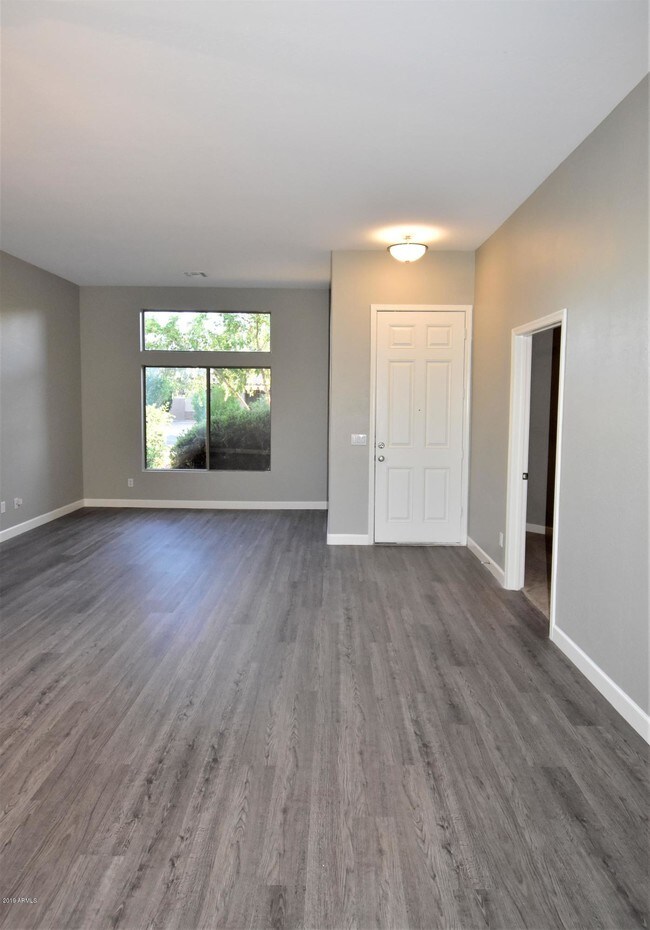Foto del edificio - 9430 W Elm St