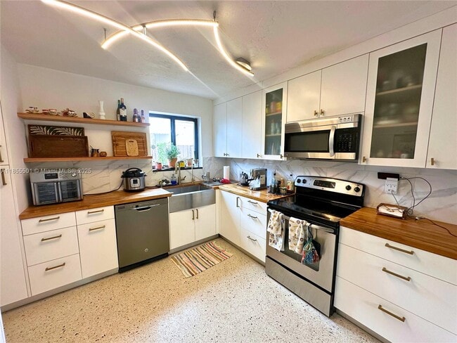 Foto del edificio - 722 SW 10th St
