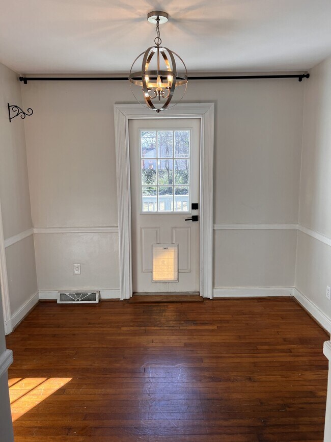 Foto del edificio - Adorable 2 Bedroom/1 Bath