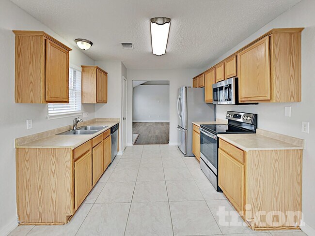 Building Photo - 7032 Rovato Dr