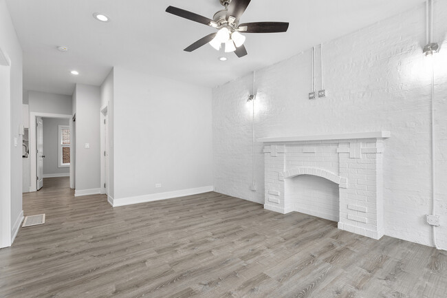 Building Photo - 6104 N Winthrop Ave