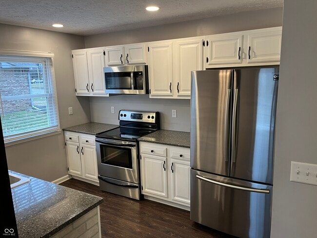 Building Photo - 627 San Carlos Dr