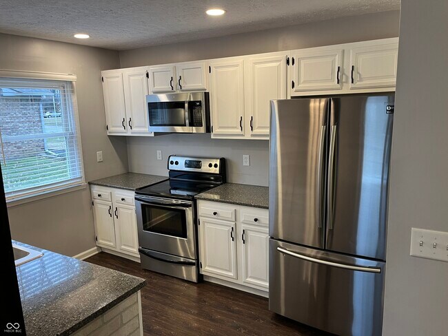 Foto del edificio - 627 San Carlos Dr