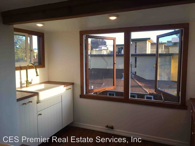Building Photo - 2 br, 1 bath Apartment - 1940 Hearst Ave #A