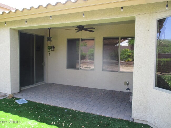 Building Photo - 2304 W Bonanza Ln