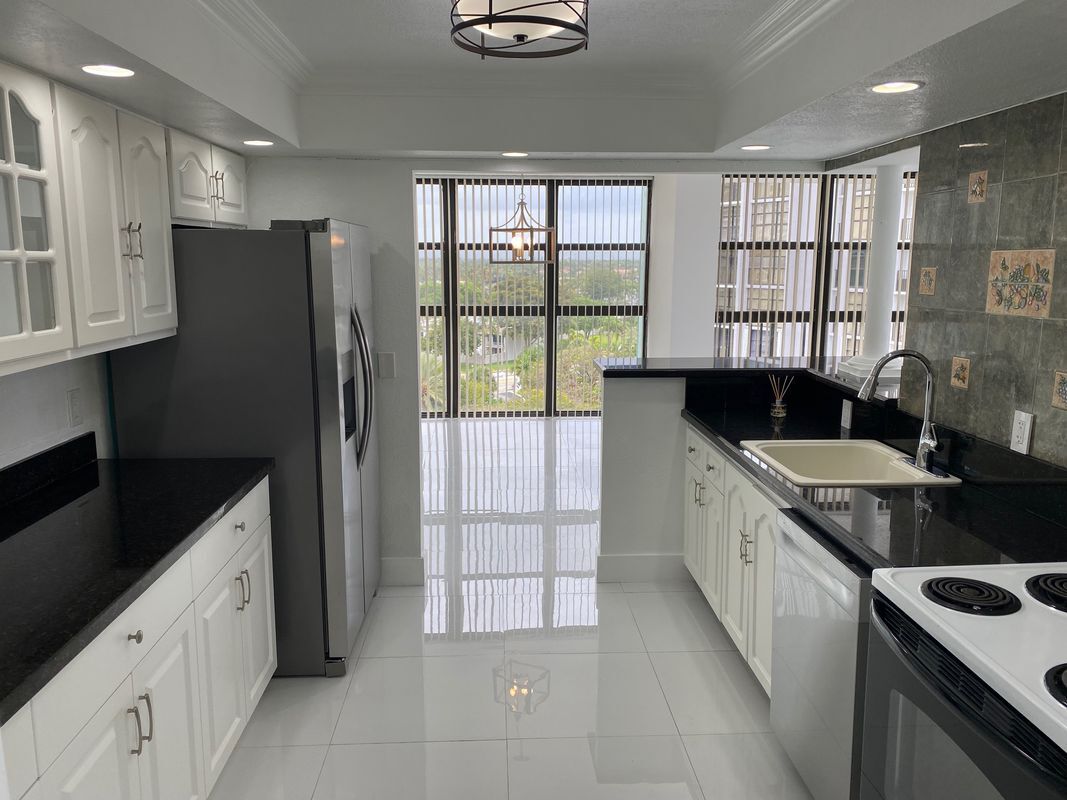 Foto principal - 400 Leslie Dr