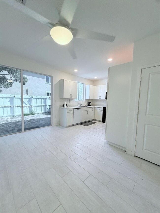 Foto del edificio - 2367 SE 11th St