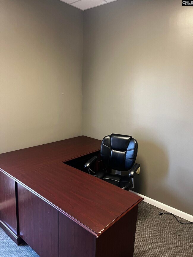 Foto del edificio - 8311 Two Notch Rd