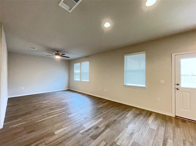 Building Photo - 1602 Jacey Way