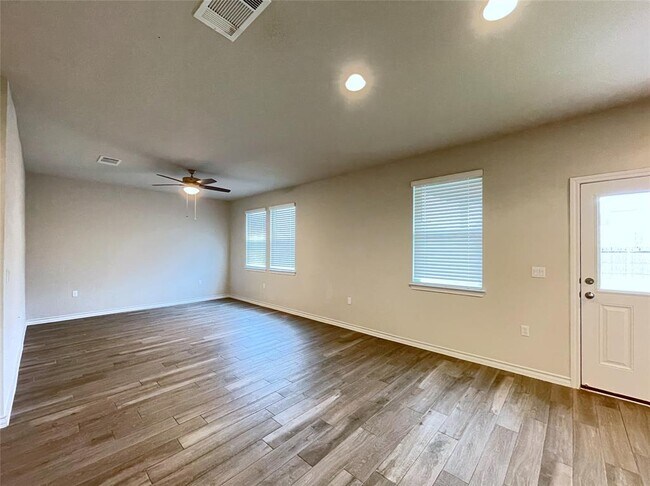 Foto del edificio - 1602 Jacey Way