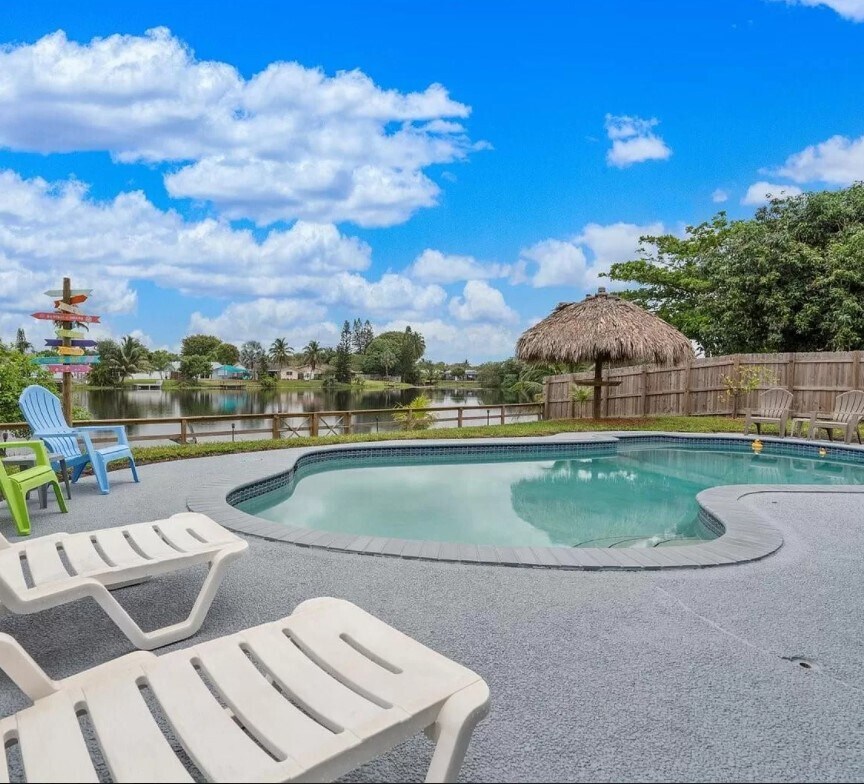 Foto principal - 3341 NW 67th St