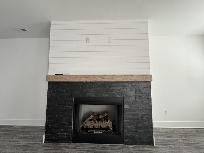 Building Photo - 2128 Middlebridge Ct