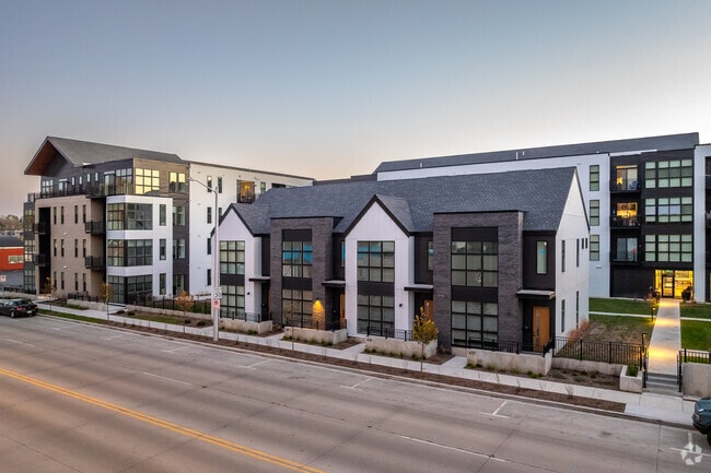 Building Photo - The District