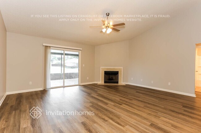 Foto del edificio - 14079 Crestwick Dr W