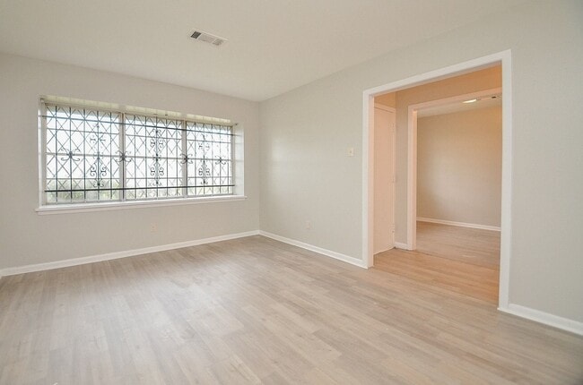 Building Photo - 5243 Greylog Dr