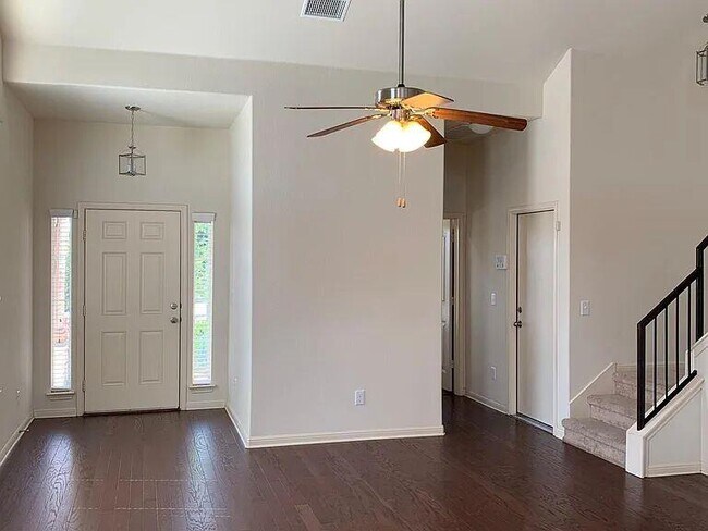 Foto del edificio - 1433 Biscuit Dr