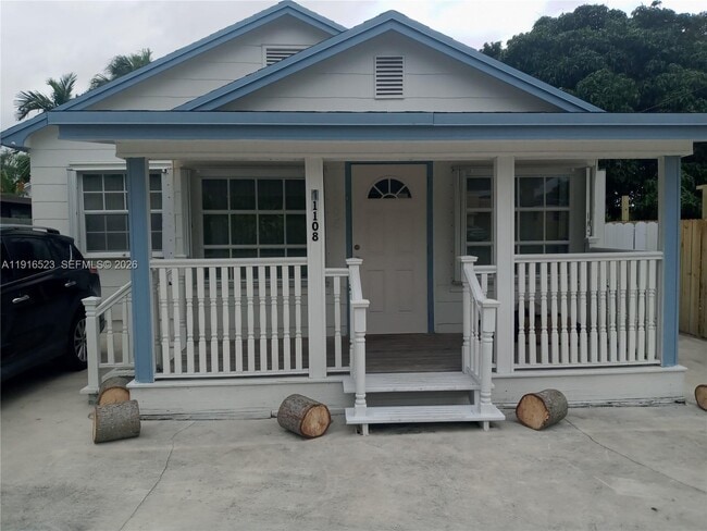 Building Photo - 11108 Peachtree Dr