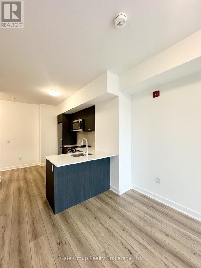 Building Photo - 312 Erb St. W