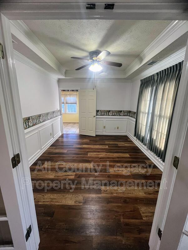 Foto del edificio - 749 Wilkes Dr